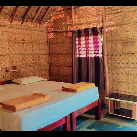 Om Shanti Om Home Stay & Cafe Hampi Exteriör bild