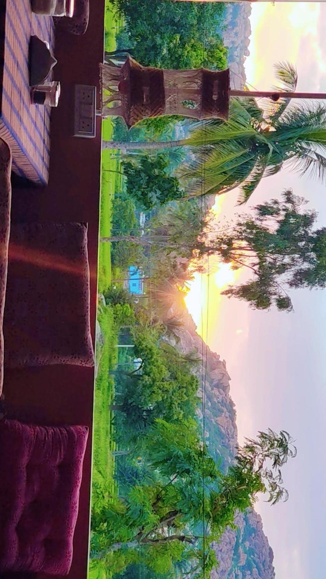 Om Shanti Om Home Stay & Cafe Hampi Exteriör bild