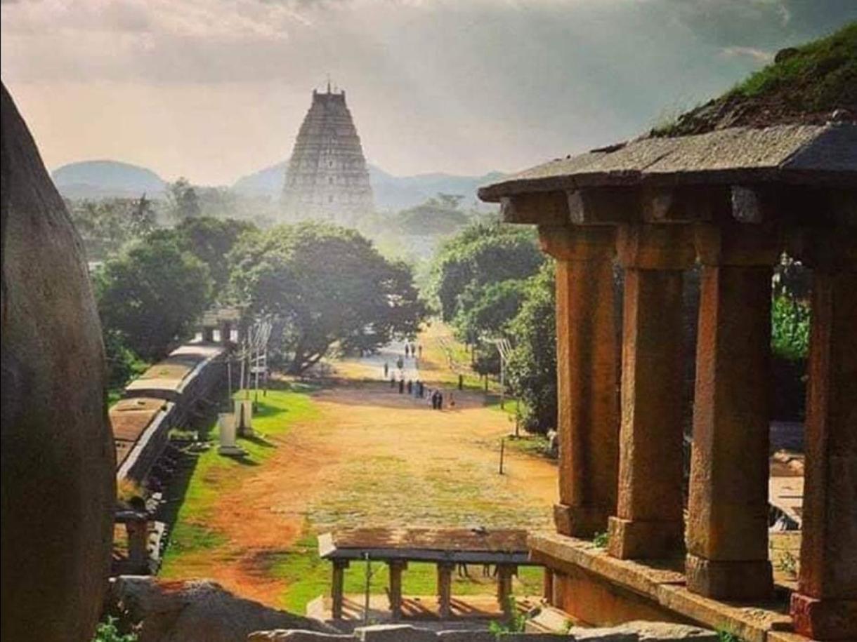 Om Shanti Om Home Stay & Cafe Hampi Exteriör bild