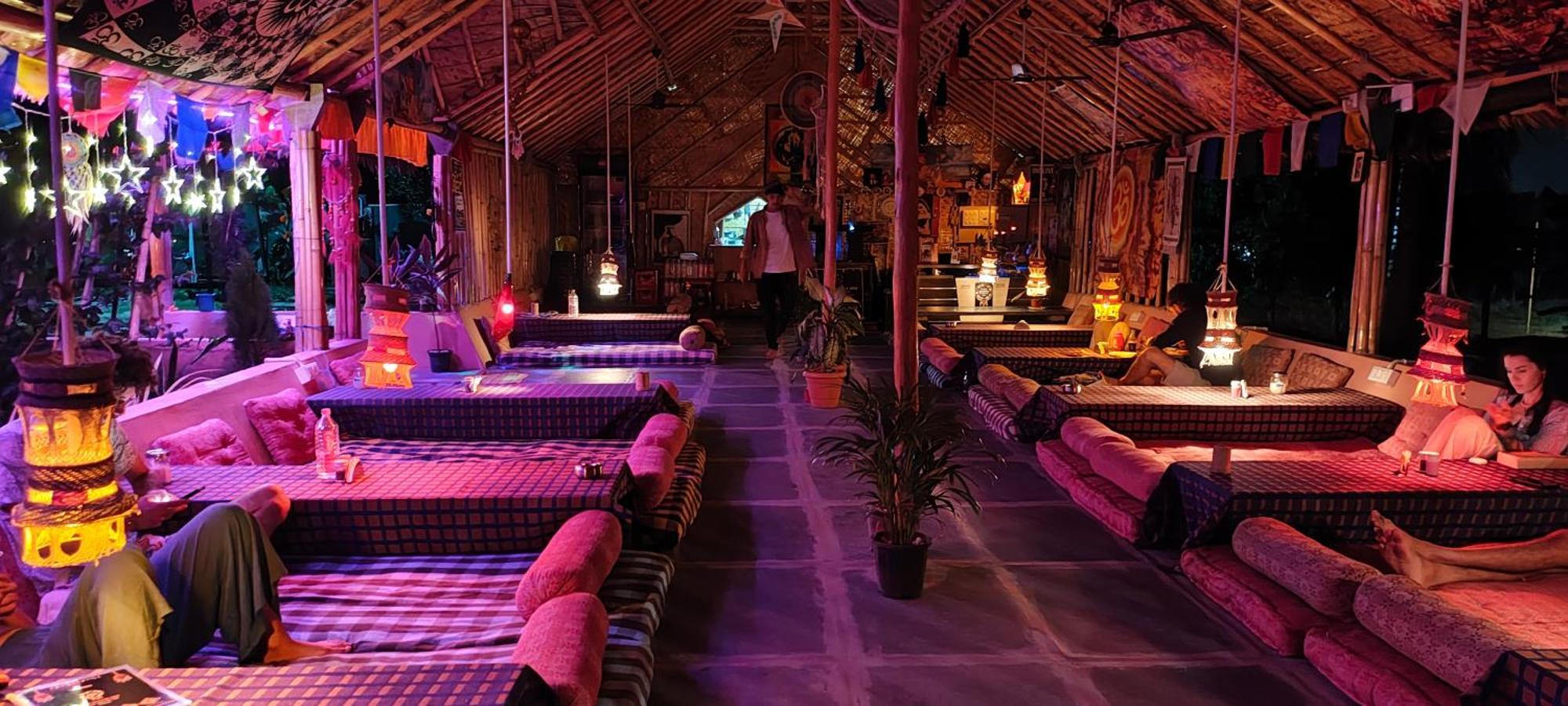 Om Shanti Om Home Stay & Cafe Hampi Exteriör bild
